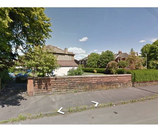 Parking on Larch Road, G41