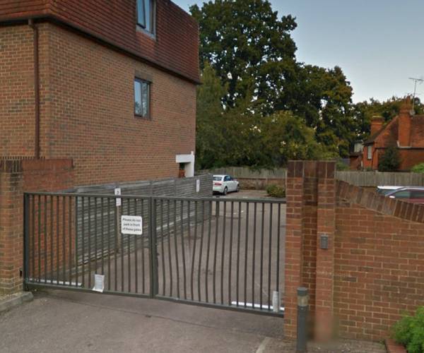 Parking on Osborne Road, RG40