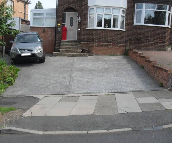 Driveway in Haldon Grove, B31