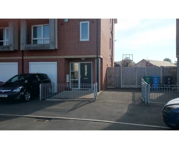 Parking on Mill Street, M11