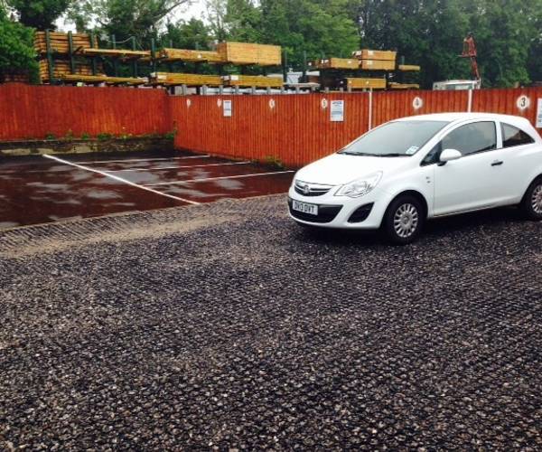 Parking space on Station Road, HP27