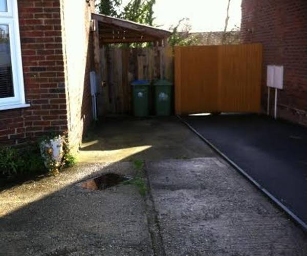 Parking on Tremona Road, SO16
