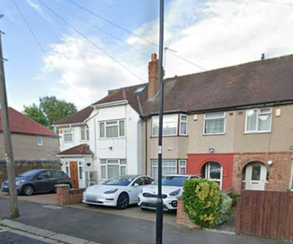 Burwell Avenue, UB6