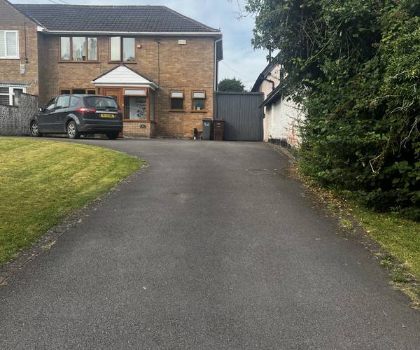 Parking on St. Peters Lane, B92
