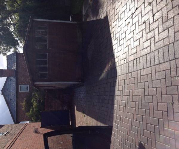 Parking on Gorse Drive, M32