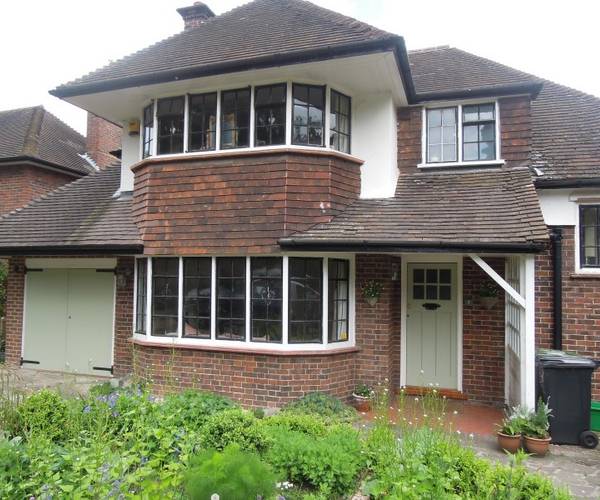 Parking on Grove Avenue, KT17