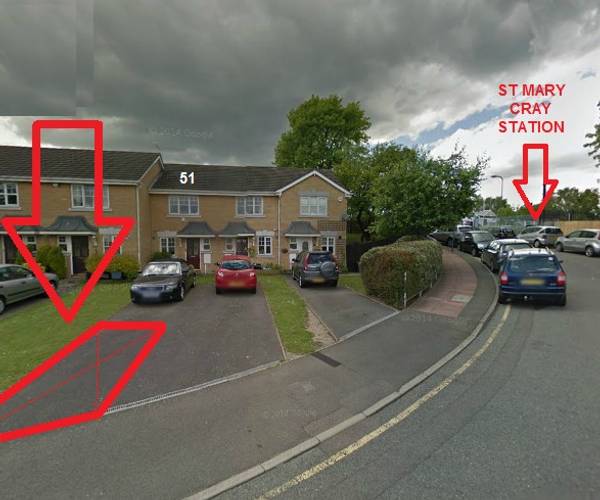 Parking on Furzehill Square, BR5