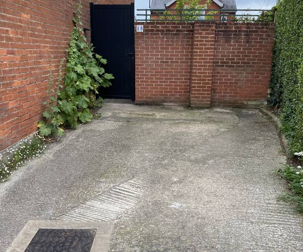 Parking on Ayleswade Road, SP2