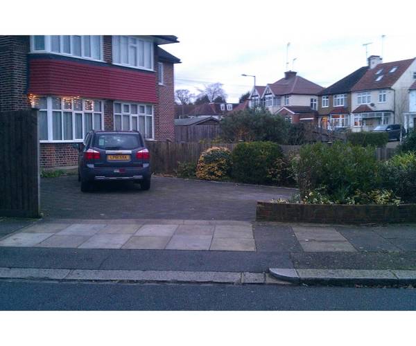 Parking on Thornfield Avenue, NW7