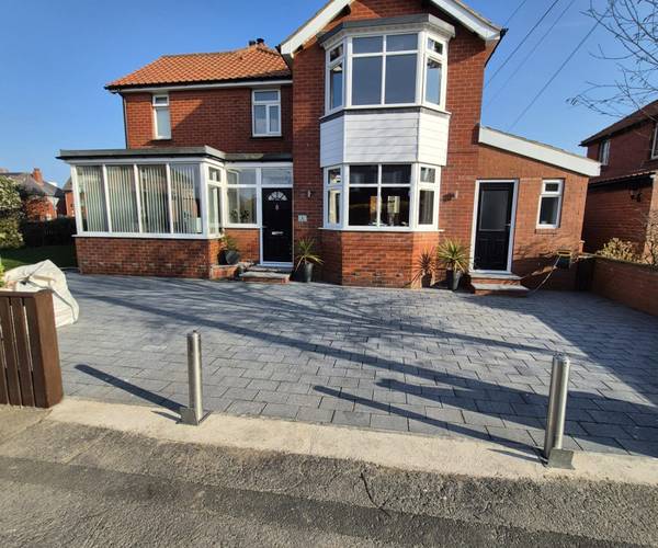 Parking on Charlton Avenue, YO21
