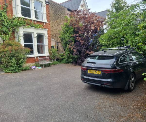 Parking on Sutherland Road, W13