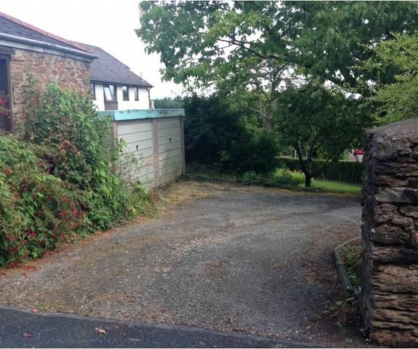 Private Car Park/Garage  3 Mins Totnes High Street