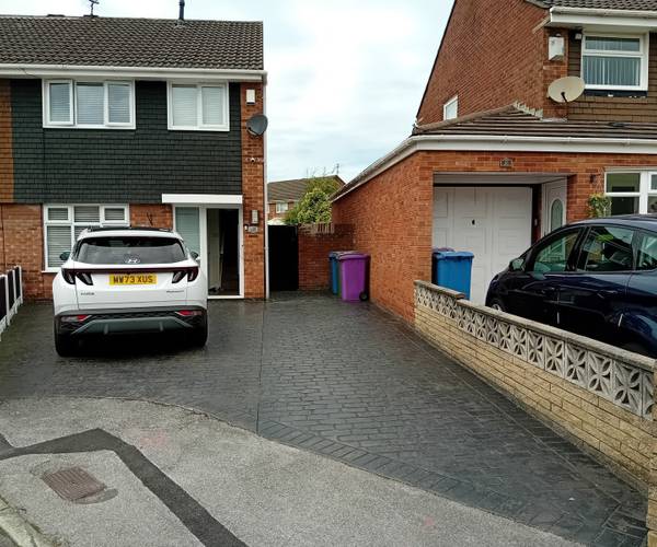 Parking on Harrogate Drive, L5