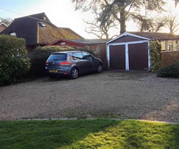 Private driveway on Limes Avenue, RH6