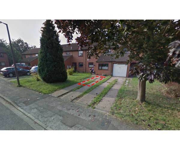 10 minutes from Northgate and Castle Train Station