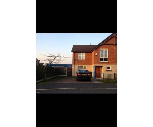 Parking on Maple Crescent, PR1