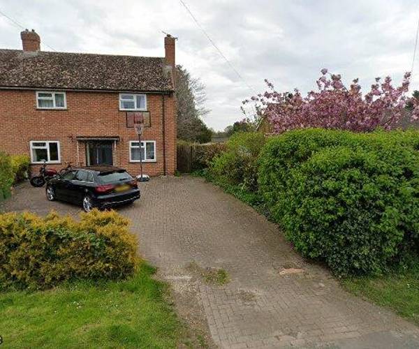 Parking on Station Road, CB22