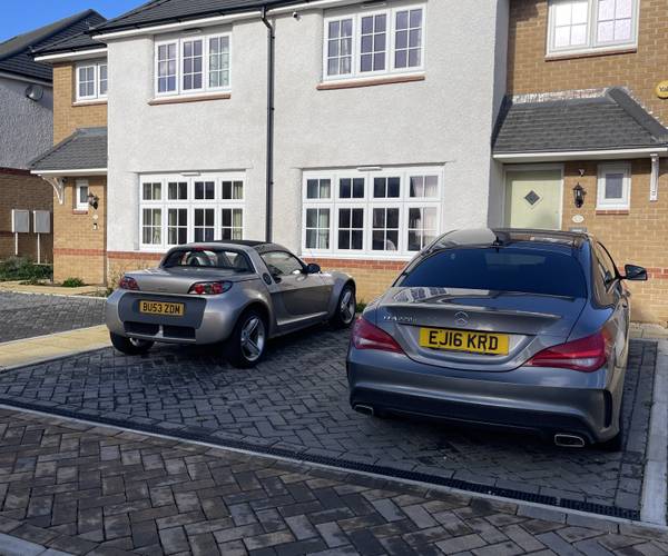 Parking on Whittle Drive, LU2