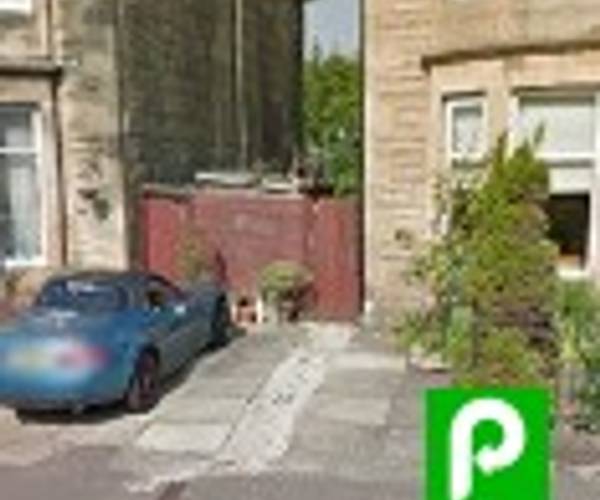 Parking on Mount Annan Drive, G44