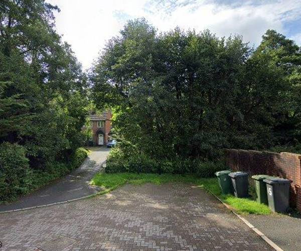 Parking on Meadowbrook Close, EX4