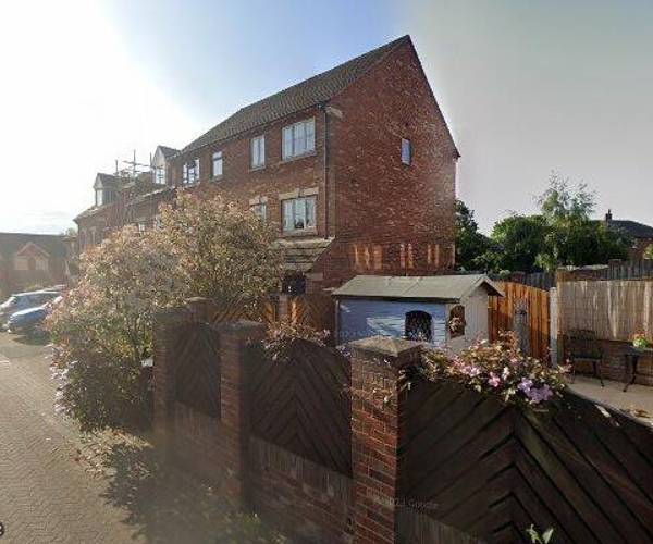 Parking on Old Oaks View, S70