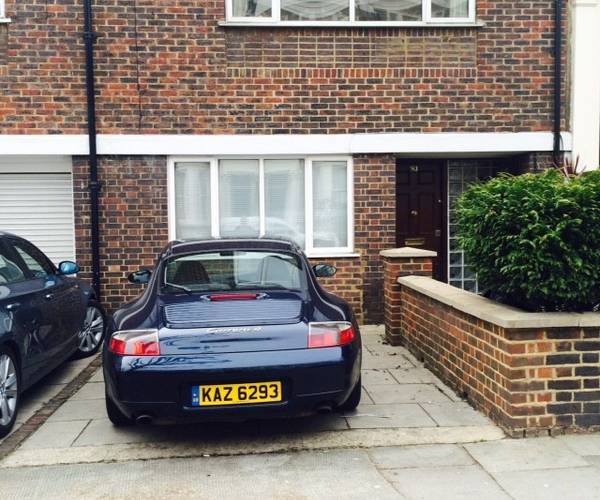 Private Driveway 1 minute from Warwick Avev Tube