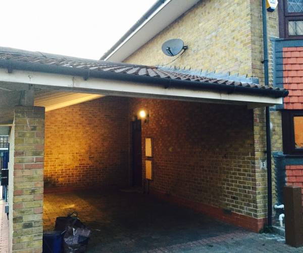 Parking on Meadow Close, E9