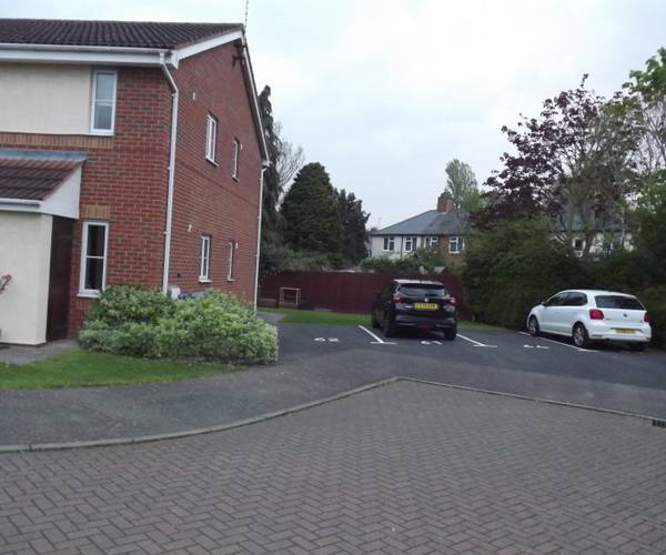 Middlebrook Green, LE16
