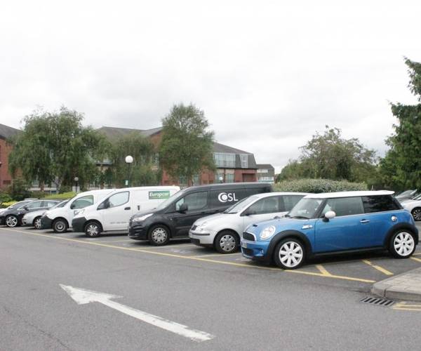 Delta Hotels Heathrow Windsor Car Park