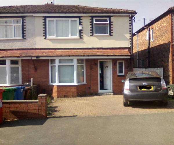 Parking on Huntley Road, M8
