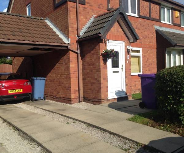 Parking on Sandeman Road, L4