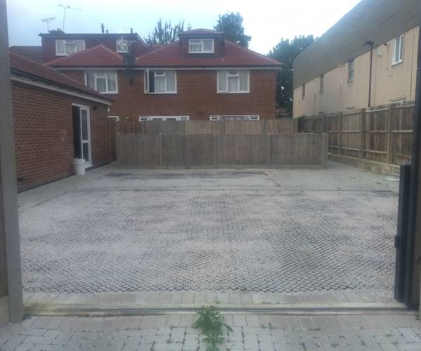 Parking space on Havelock Road, UB2