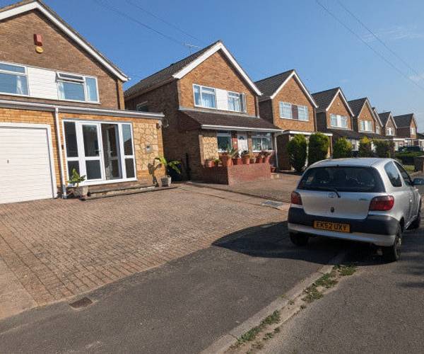 Parking on Broughton Avenue, LU3