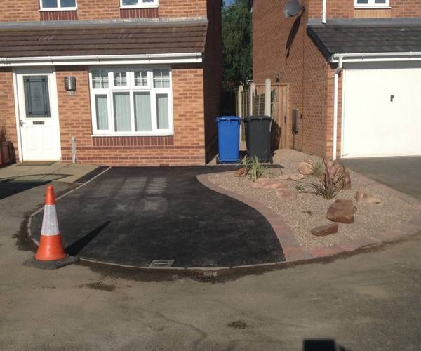 Parking on Grangeover Way, DE22