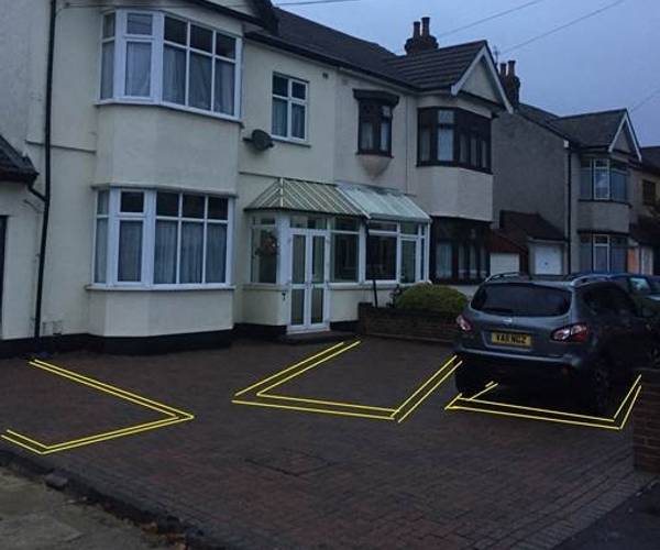 Parking on Fairholme Avenue, RM2
