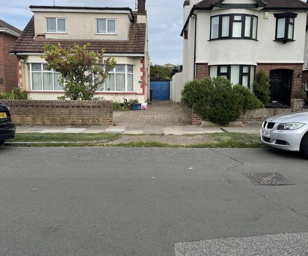 Parking on Eastbourne Grove, SS0