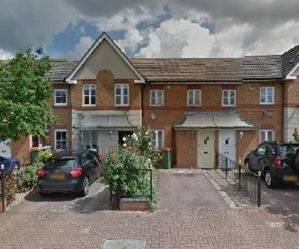 Parking on Streimer Road, E15