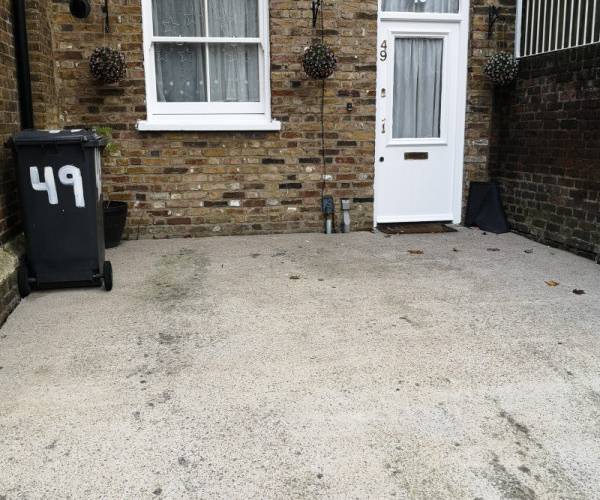 High Road, N17