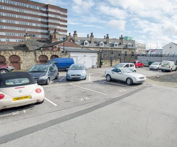 Car Park on Beast Market, HD1