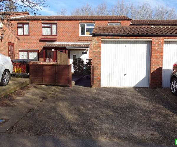 Parking on Tyburn Avenue, MK6