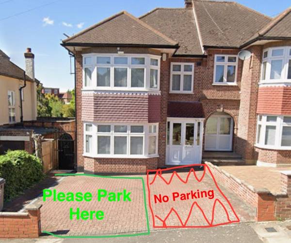 Parking on Belmont Avenue, EN4
