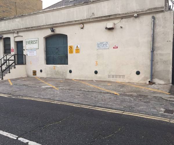 Parking on Redmans Road, E1