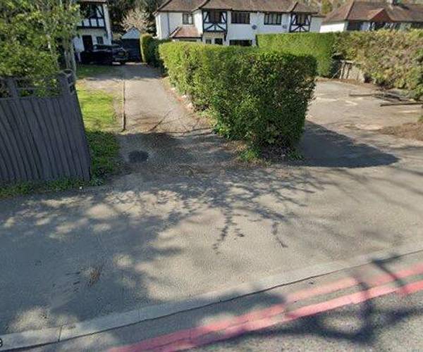 Parking on Brighton Road, CR8