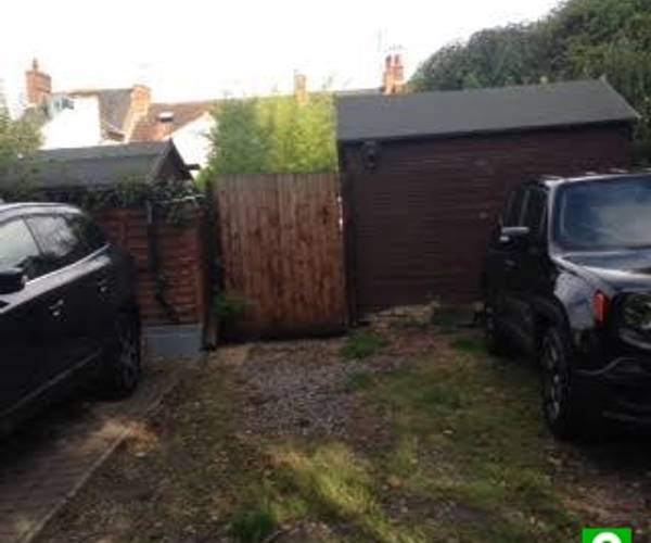Parking on Waterloo Road, LU7