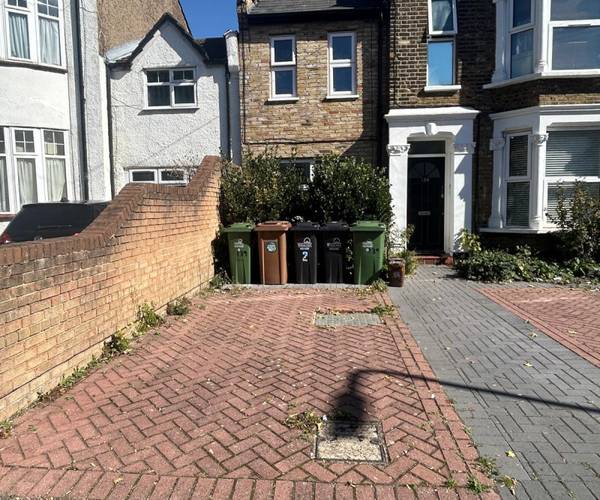 Parking on Vicarage Road, E10