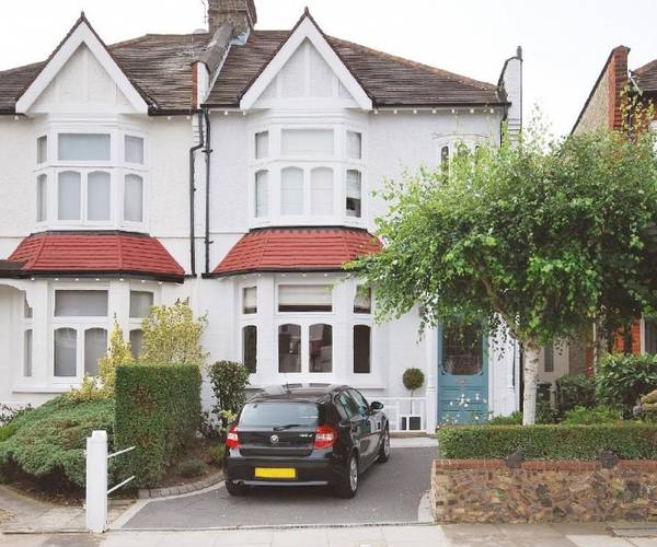 Parking on Farrer Road, N8