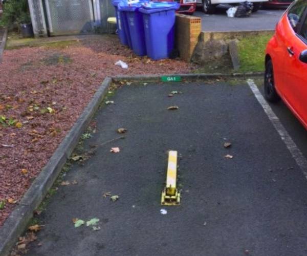 Parking on Dyers Lane, G1