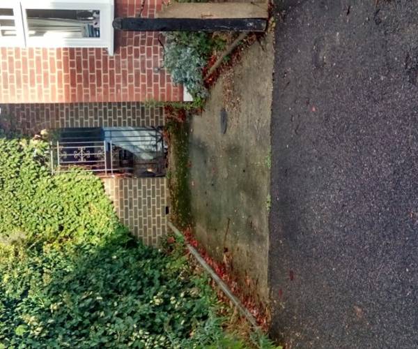 Parking on Anchorage Close, SW19