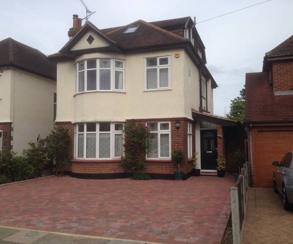 Parking on Eastbourne Grove, SS0