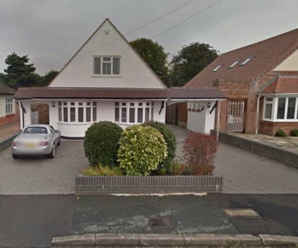 Parkfield Road, UB10